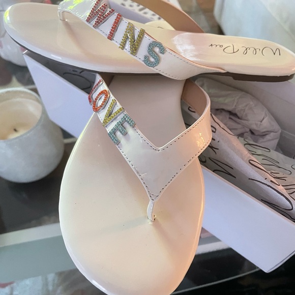 New Wild Pair “Love Wins” Parent Leather Sandals - Picture 1 of 3
